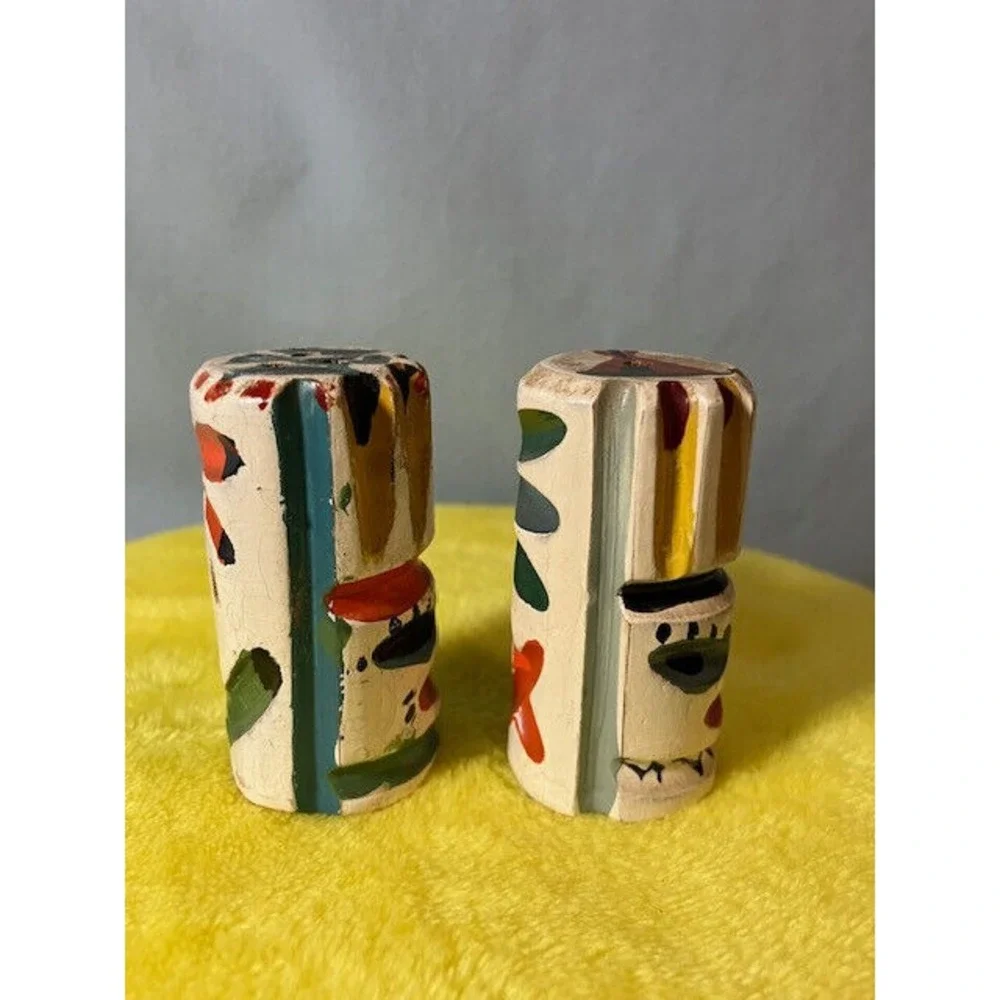 Vintage Wooden Tiki /‎ Folk Art Totem Pole Salt & Pepper Shakers
